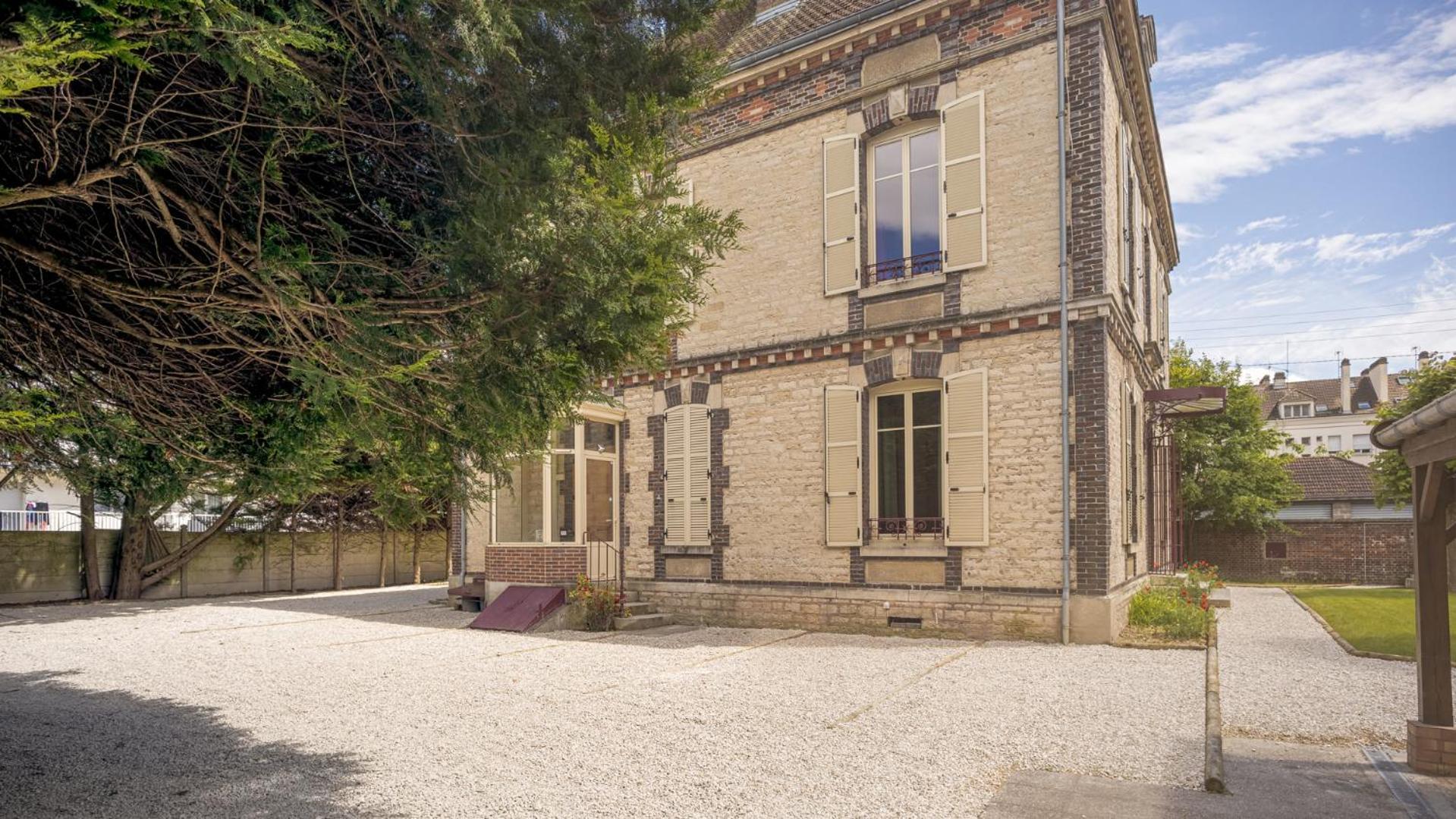Bonappart 12 - Charme Napoleonien & Confort Troyes Exterior foto